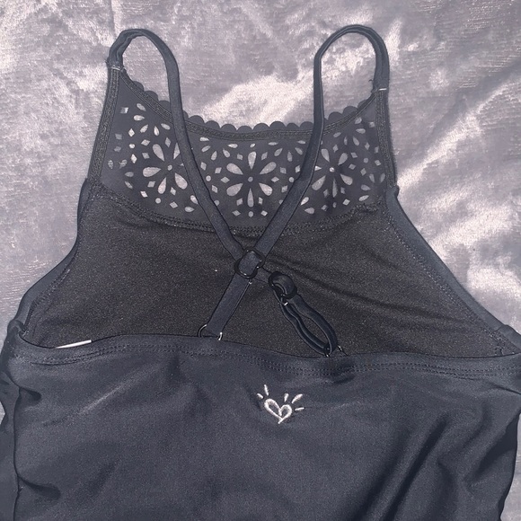 Great anything but basic black bathing suit - Picture 2 of 2